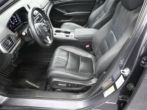 Used 2022 Honda Accord Touring image 9