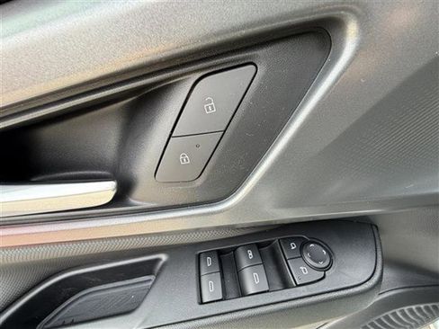 New 2025 Chevrolet Equinox EV RS image 13