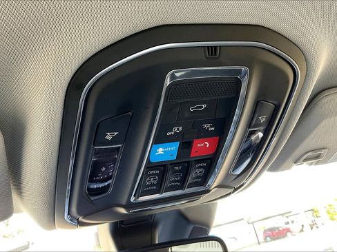 Used 2021 Jeep Grand Cherokee L Limited AWD/4WD image 33