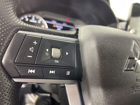 Used 2024 Mitsubishi Outlander SE image 24