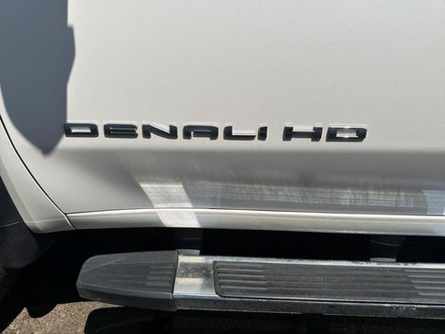 Used 2022 GMC Sierra 2500 Denali AWD/4WD image 8