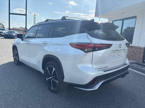 Used 2022 Toyota Highlander XSE AWD/4WD image 7