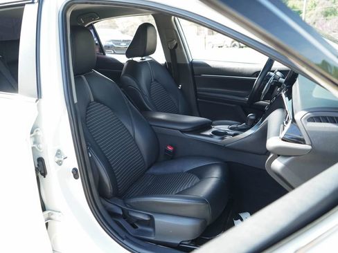 Used 2021 Toyota Camry SE image 32