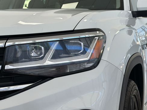 Used 2021 Volkswagen Atlas SE w/ Panoramic Sunroof Package FWD image 12