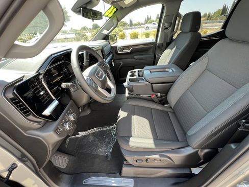 New 2026 GMC Sierra 1500 Elevation image 17