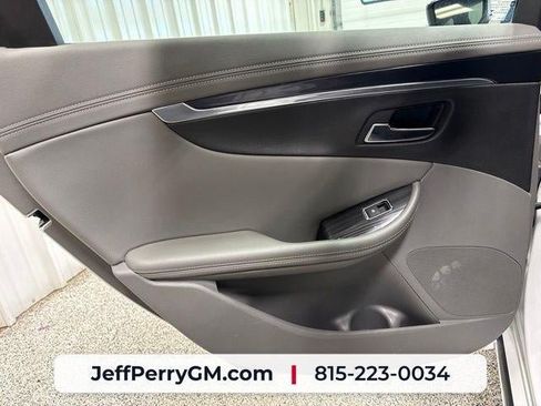 Used 2018 Chevrolet Impala LT FWD image 25