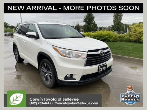 Used 2016 Toyota Highlander XLE AWD/4WD image 1