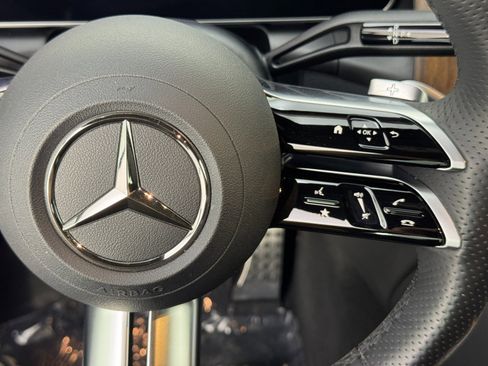 Used 2024 Mercedes-Benz GLC 300 image 24