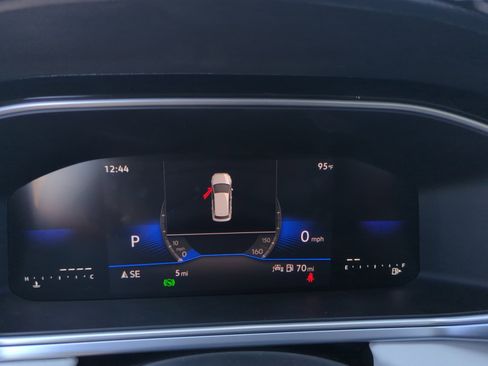 New 2026 Volkswagen Taos SE image 10