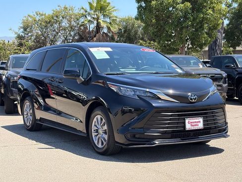 Certified 2026 Toyota Sienna LE FWD image 49