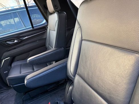 Used 2021 GMC Yukon Denali w/ Denali Premium Package image 13