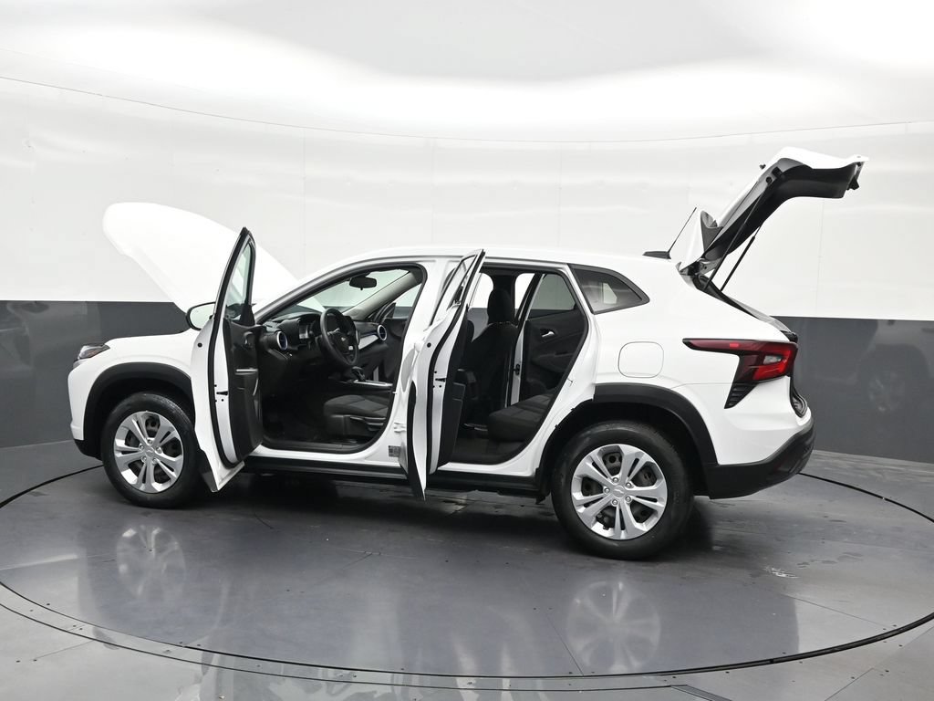 Used 2024 Chevrolet Trax LS w/ Driver Confidence Package FWD image 34