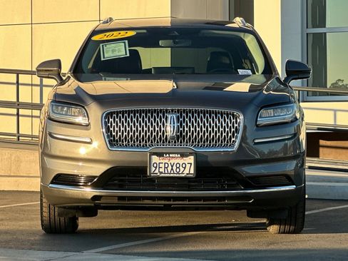 Used 2022 Lincoln Nautilus FWD w/ Premium Package image 8