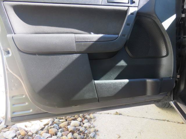 Used 2010 Ford Focus SE FWD image 9