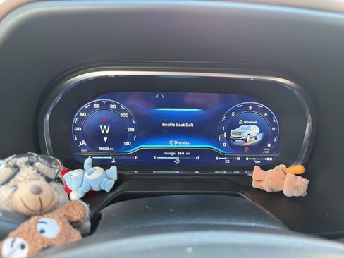 Used 2024 Chevrolet Tahoe High Country image 3