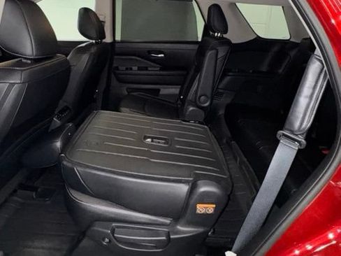 Used 2024 Nissan Pathfinder SL w/ SL Premium Package AWD/4WD image 15