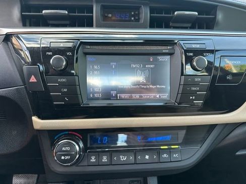 Used 2014 Toyota Corolla LE FWD image 16
