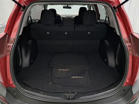 Used 2014 Toyota RAV4 LE image 19