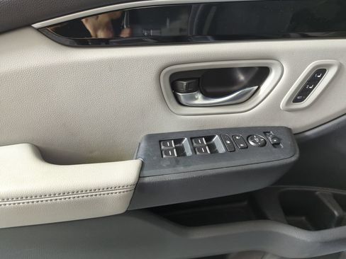 Used 2023 Honda Pilot EX-L image 9