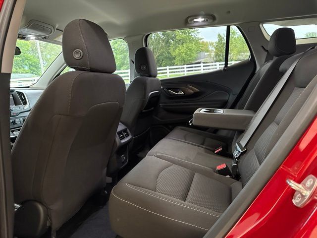 Used 2023 GMC Terrain SLE w/ Driver Convenience Package AWD/4WD image 26