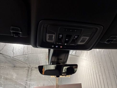 Used 2023 Chevrolet Silverado 2500 High Country image 16