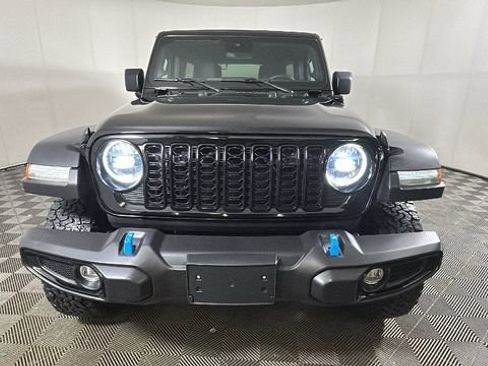 Used 2024 Jeep Wrangler Unlimited AWD/4WD image 7