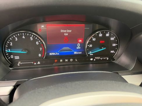 Used 2023 Ford Explorer XLT w/ Equipment Group 202A AWD/4WD image 19