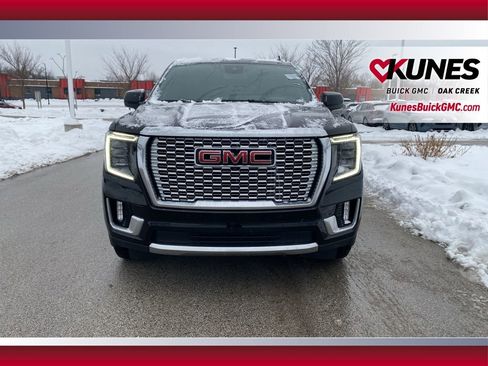 Used 2023 GMC Yukon Denali image 3