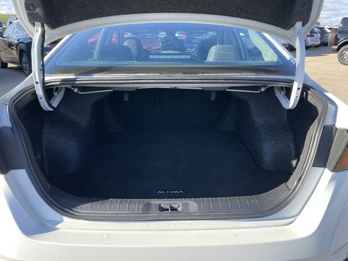 Used 2024 Nissan Altima 2.5 SV image 31