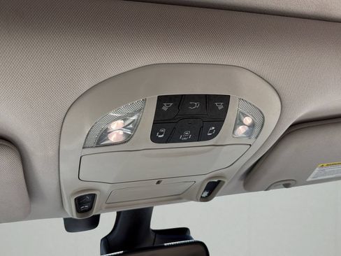 Used 2018 Chrysler Pacifica Limited w/ Advanced Safetytec Group FWD image 22