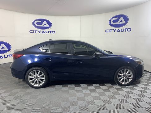 Used 2017 MAZDA MAZDA3 Grand Touring w/ Premium Equipment Package FWD image 2