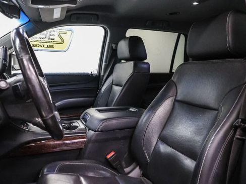 Used 2018 GMC Yukon SLT w/ HD Trailering Package AWD/4WD image 18