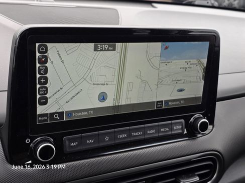Certified 2022 Hyundai Kona Limited FWD image 24