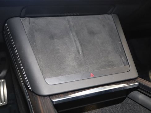 Used 2022 Tesla Model X image 36