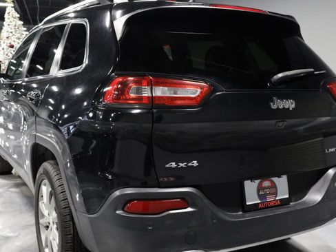Used 2018 Jeep Cherokee Limited AWD/4WD image 30