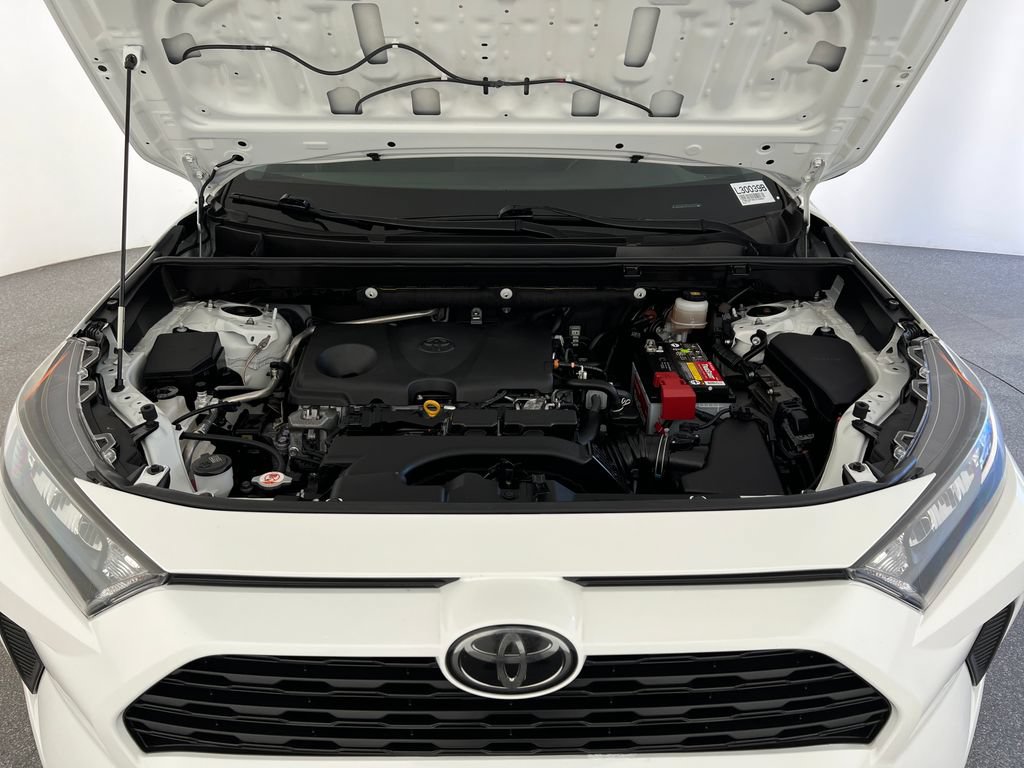 Used 2019 Toyota RAV4 LE w/ Carpet Mat Package FWD image 23