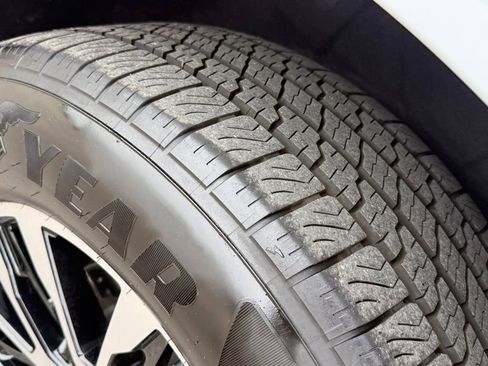 Used 2025 Ford Expedition Platinum AWD/4WD image 45