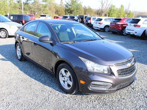 Used 2016 Chevrolet Cruze LT image 4