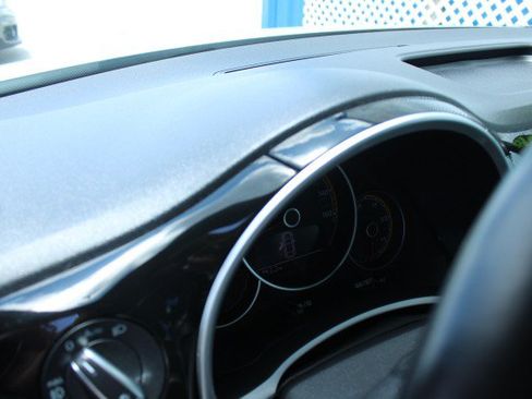 Used 2018 Volkswagen Beetle 2.0T Dune FWD image 19