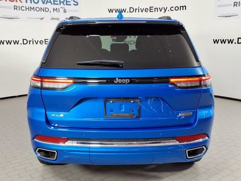 Used 2023 Jeep Grand Cherokee Overland AWD/4WD image 5