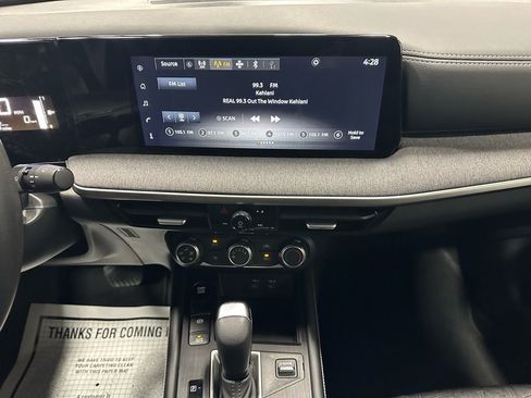 Used 2025 Nissan Kicks SV AWD/4WD image 25