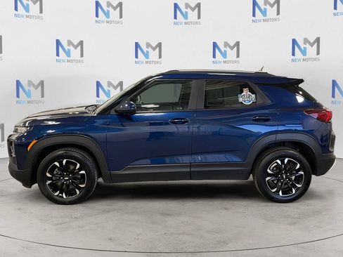 Used 2023 Chevrolet TrailBlazer LT FWD image 2