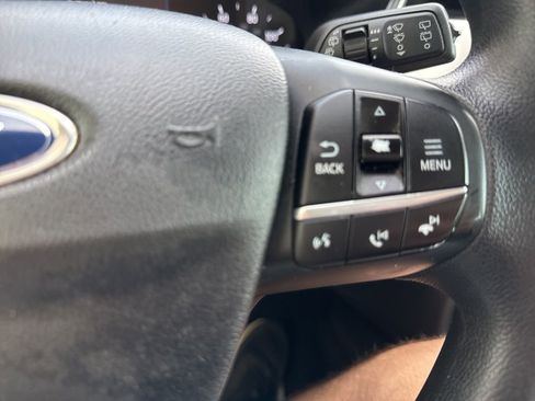 Used 2020 Ford Escape SE image 18