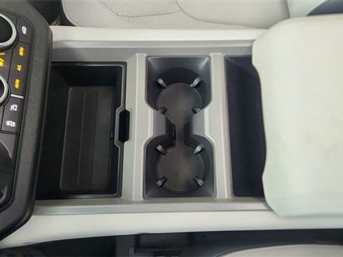 Used 2025 Land Rover Defender 110 X image 54