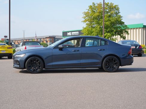 Used 2021 Volvo S60 T5 Momentum AWD/4WD image 6