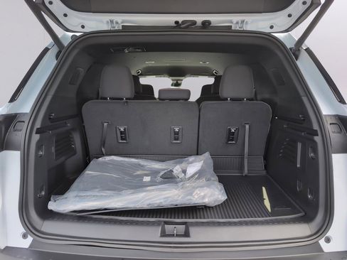 New 2026 Chevrolet Traverse LT w/ Driver Confidence Package image 36