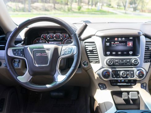 Used 2015 GMC Yukon XL SLT w/ HD Trailering Package image 13