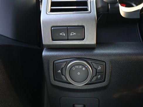 Used 2018 Ford F150 Raptor w/ Equipment Group 802A Luxury image 34