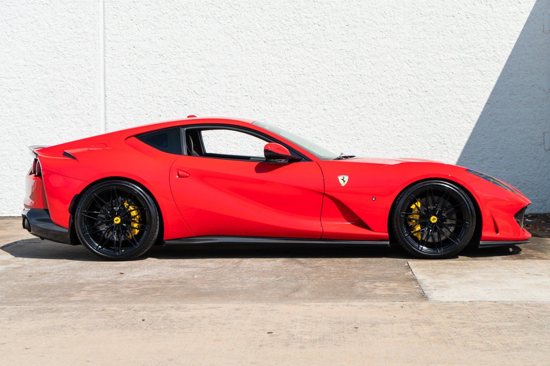 Used 2019 Ferrari 812 Superfast RWD image 8