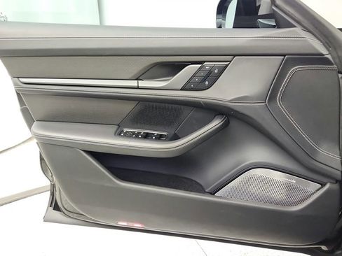 Used 2023 Porsche Taycan GTS image 27